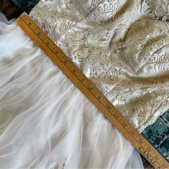 NWT Chi Chi London Gold Retro Formal Dress Gown Size 6 Floral Lace Sweetheart - Picture 6 of 16